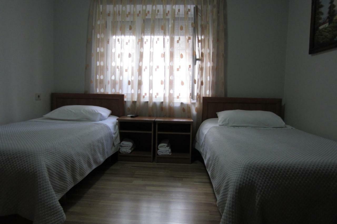Salku Serviced Rooms Tirana Exterior foto
